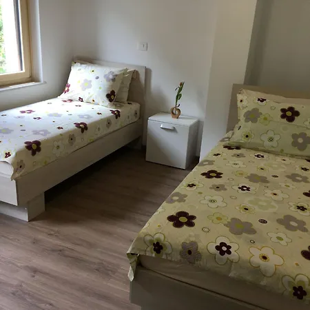 Lapanja 2 Mit Gemeinschaftsgarten Lejlighed *